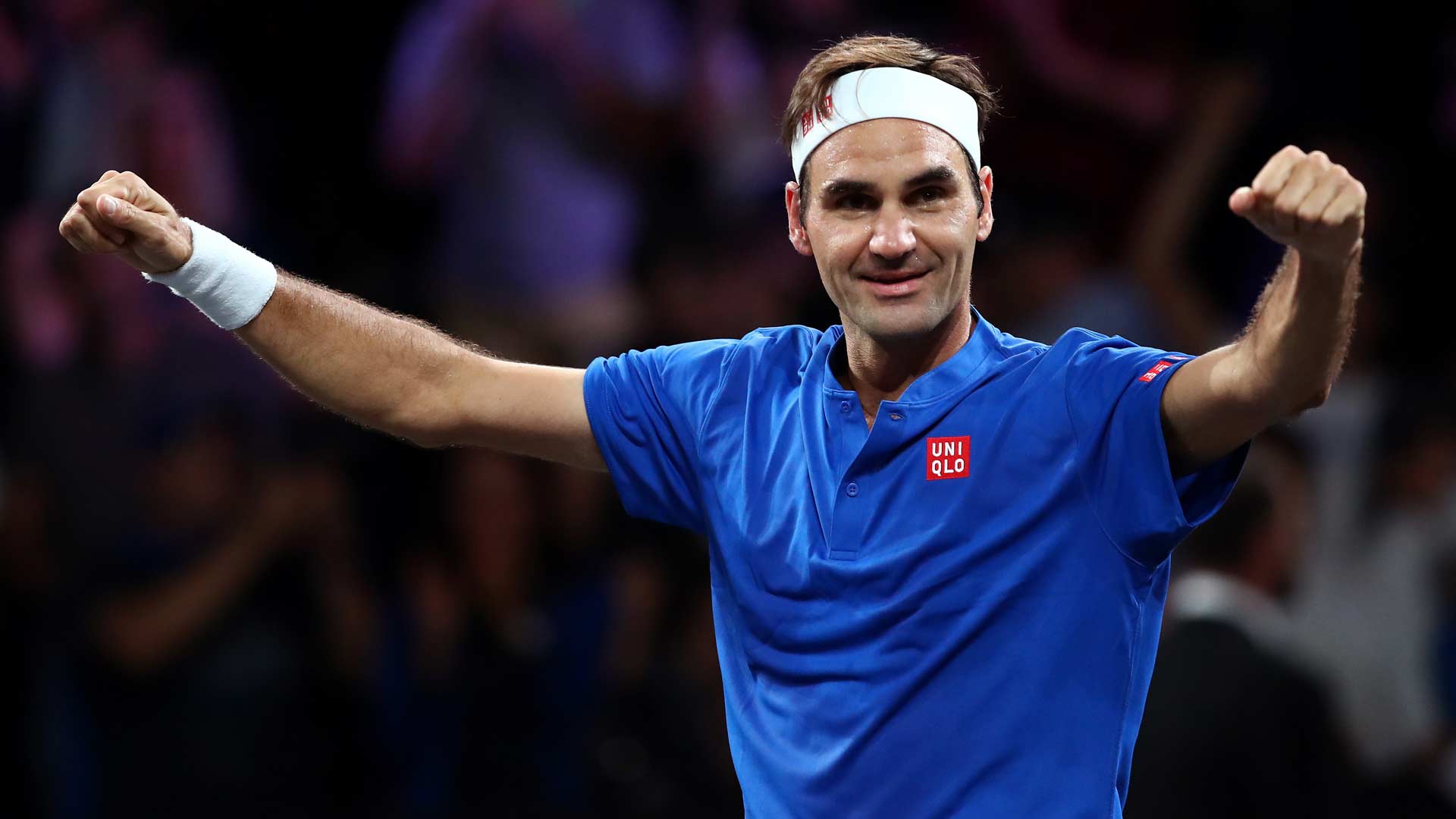 爱游戏体育官网费德勒关键节点逆转，巴黎圣日耳曼带队取胜！(费德勒时隔4年重返法网,高兴的不止球迷还有赛会)